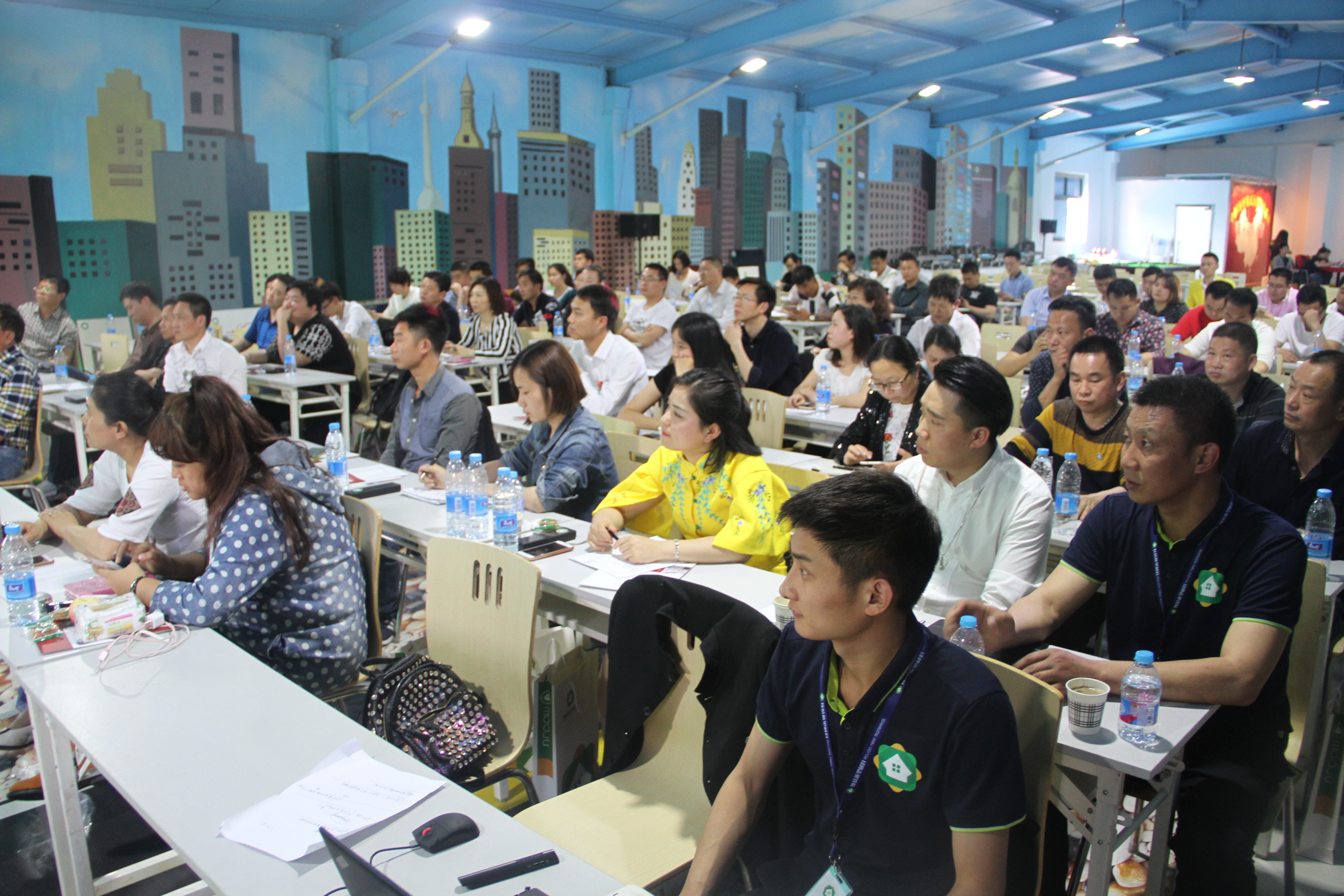 企業風采12